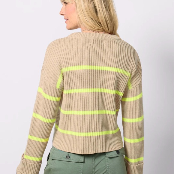 Evereve Emma Crew Stripe Pullover Size Large - Picture 2 of 9